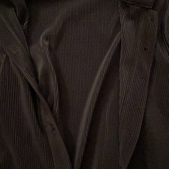 Source Unknown button up - Picture 3 of 3